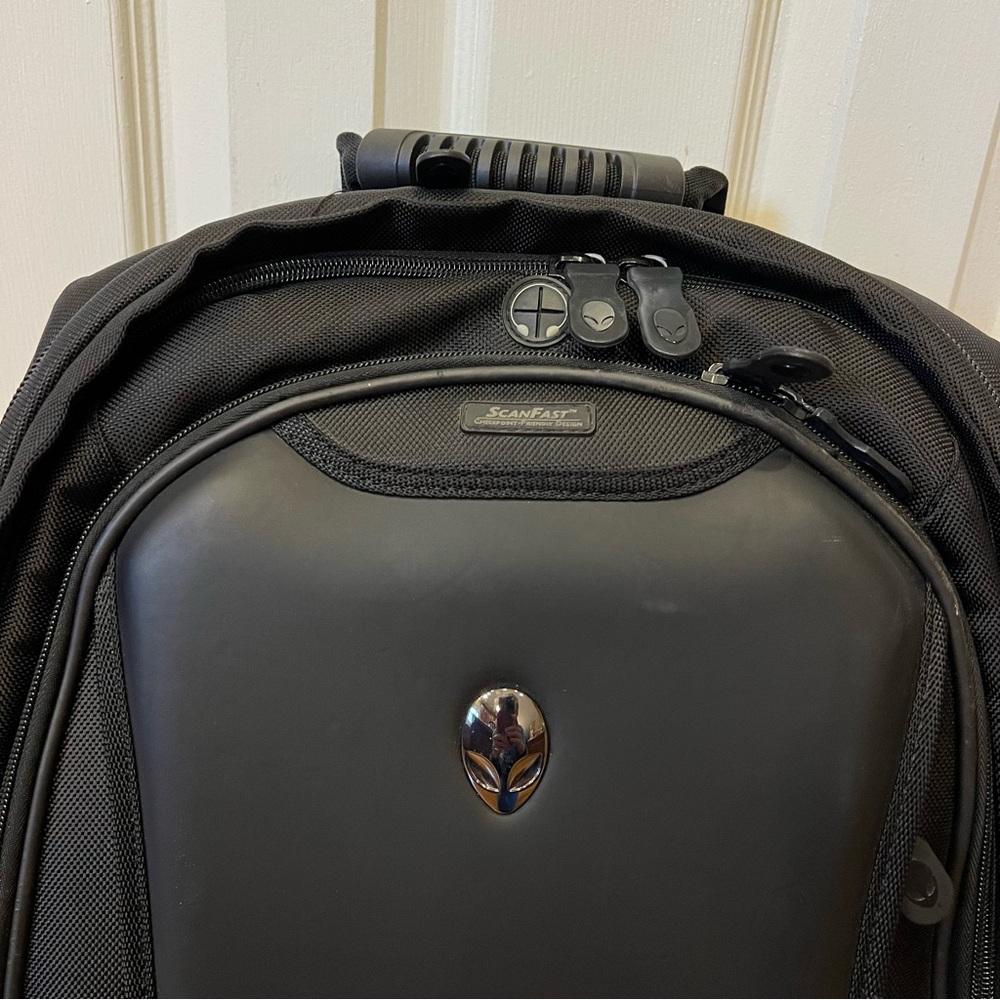 Alienware Orion ScanFast 17.3" Backpack Black TSA Laptop Gaming Backpack - Picture 2 of 7